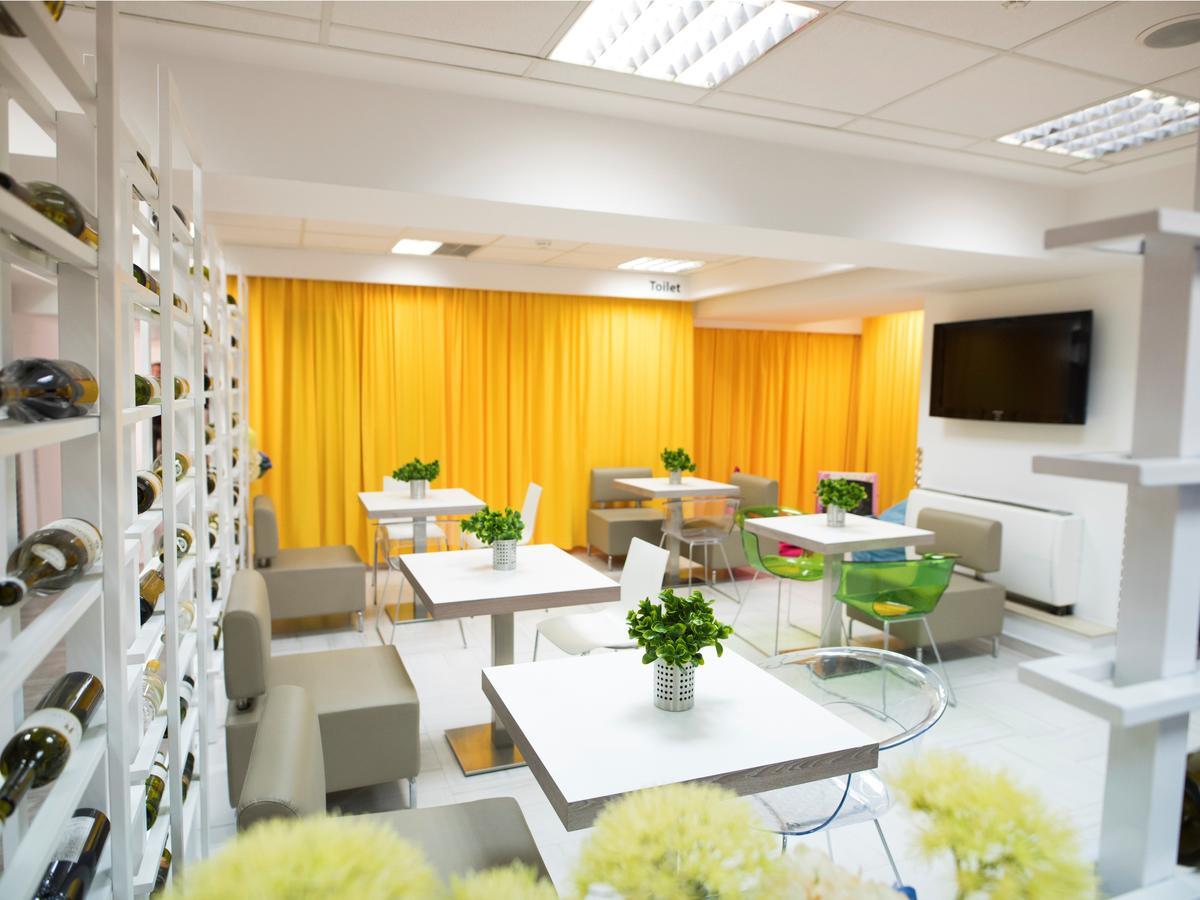 Ibis Styles Skopje Hotell Exteriör bild