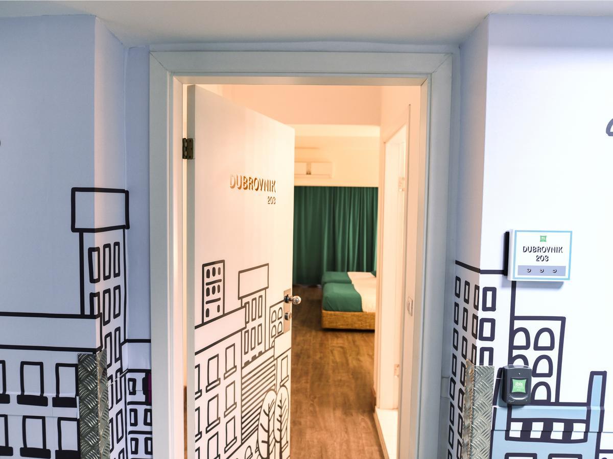 Ibis Styles Skopje Hotell Exteriör bild